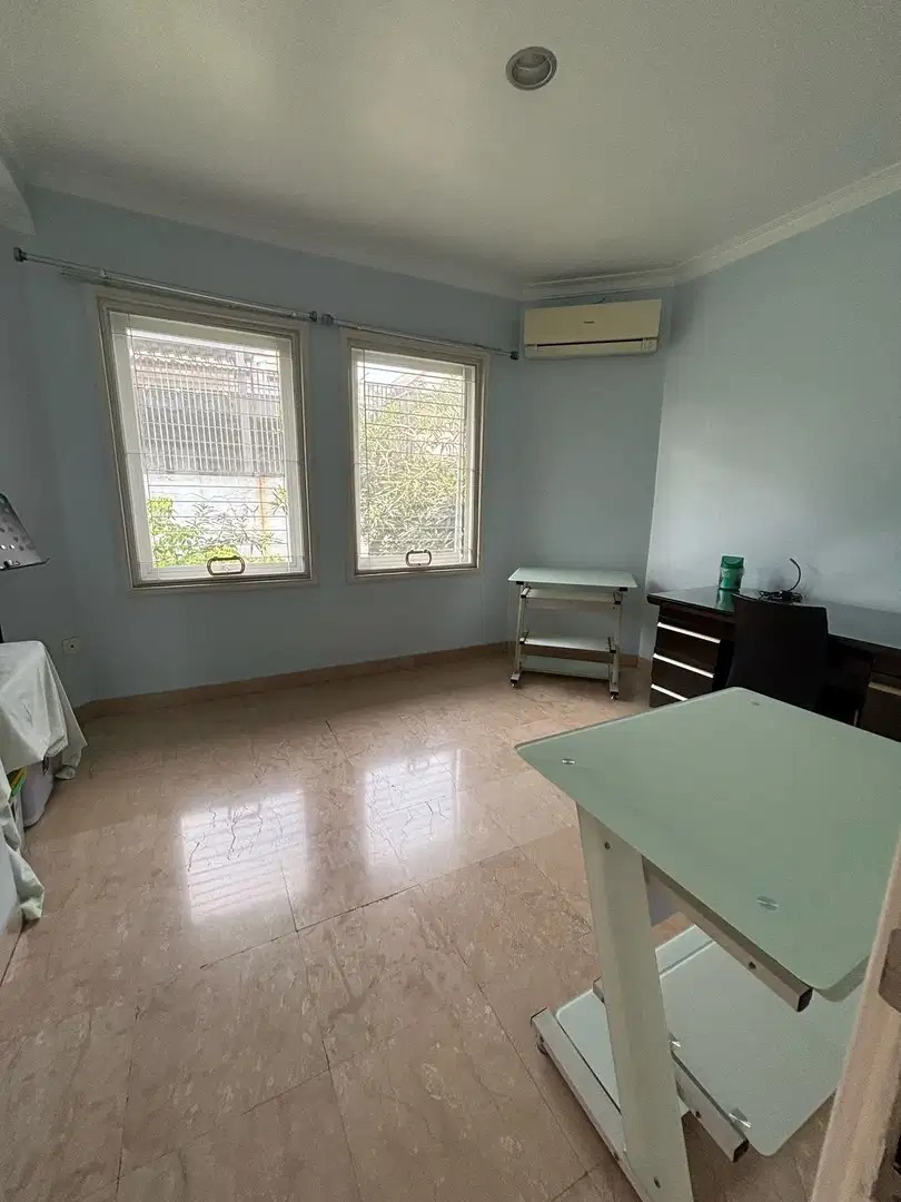 Rumah Disewakan di Cluster Taman Simpruk Lippo Cikarang